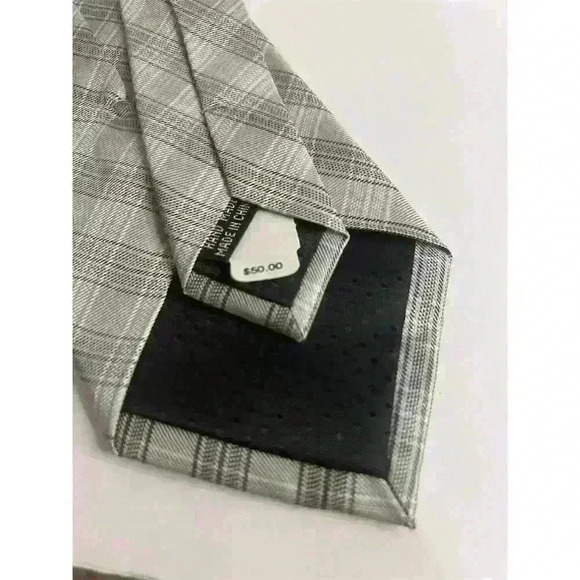 Dona Vincero Men's Plaid Necktie Gray & White Classic Length - Picture 3 of 3